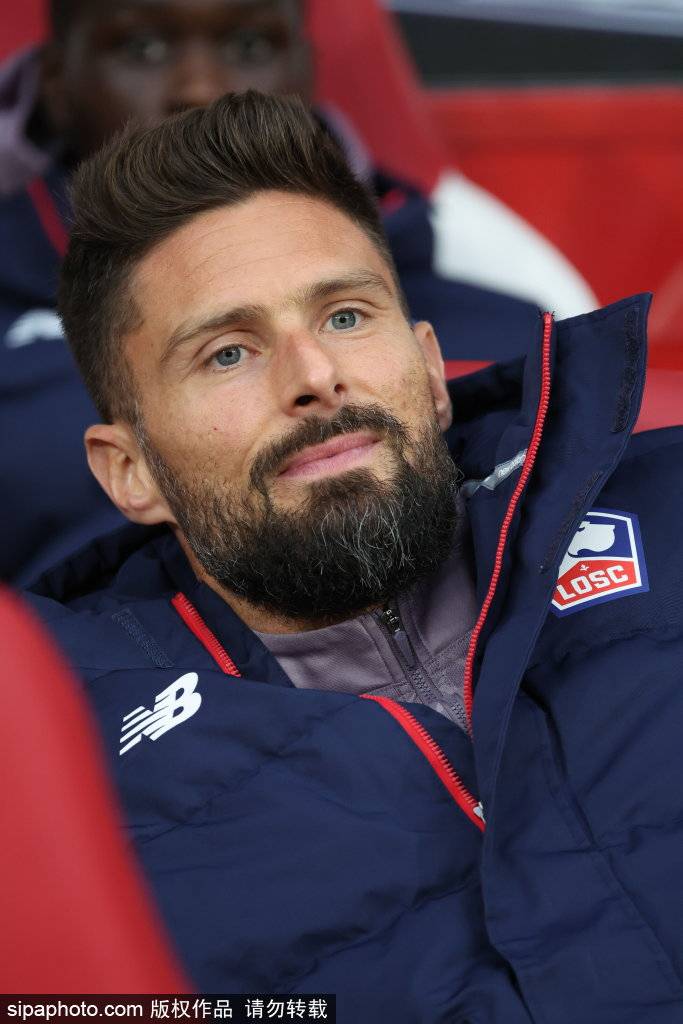 范比滕：这支拜仁的阵容当属世界前三，又一个德甲冠军几乎稳了